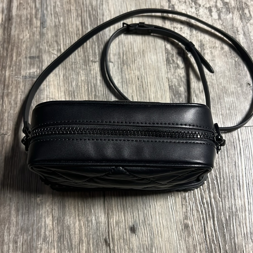 Charles & Keith - Picture 4 of 4